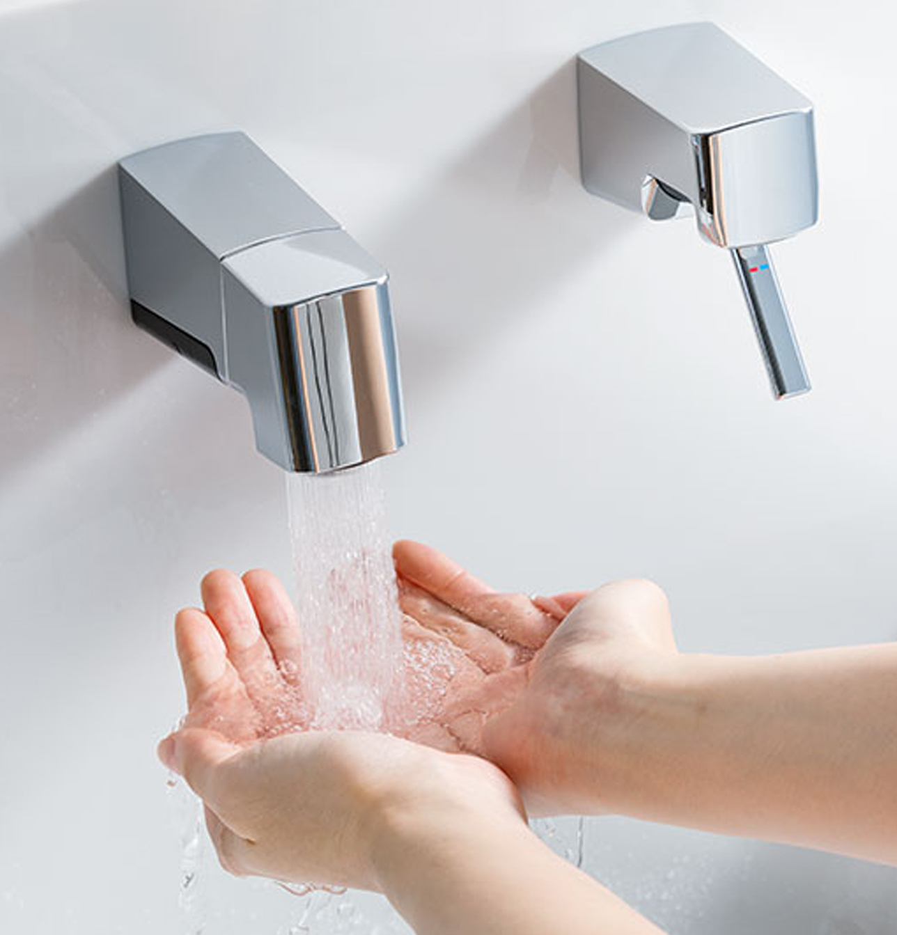 タッチレス式水栓